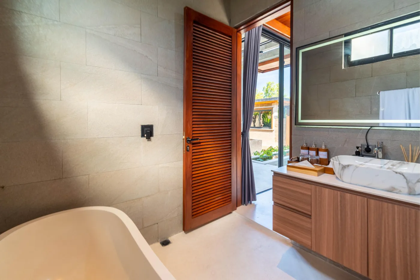 Melasti Beach Villa - photo 2.3