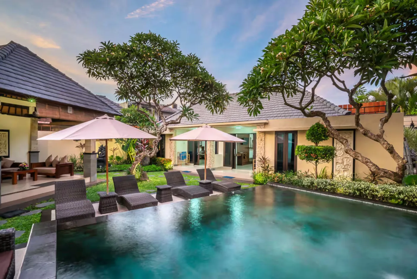 Villa Pulu 3 Bedroom Seminyak - 1
