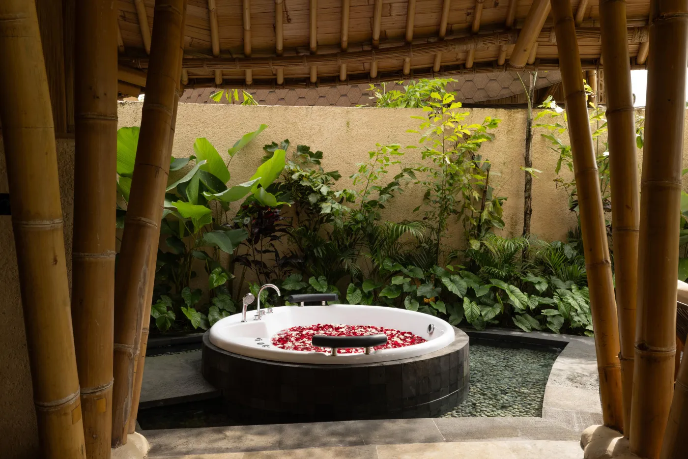 EQUIPOISE - Luxury Eco Bamboo Resort in Ubud - photo 2.7