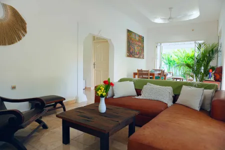 The White House Villa Taeyvela Seminyak - 5